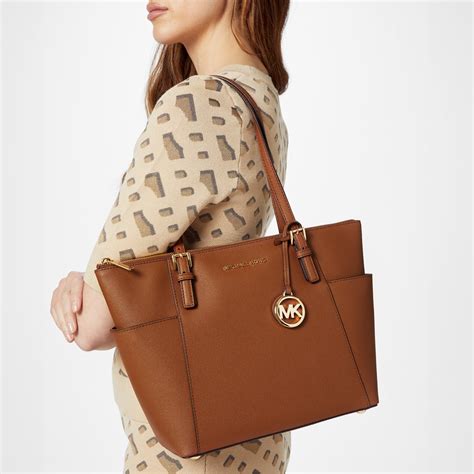 Michael Kors Jet Set Tote Bags for Women for sale .